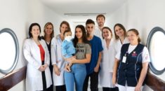 Após transplante hepático realizado no Pequeno Príncipe, bebê de 1 ano ganha uma vida nova