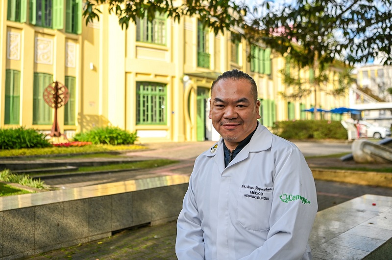 Adriano Maeda: onde a neurocirurgia encontra o cuidado genuíno