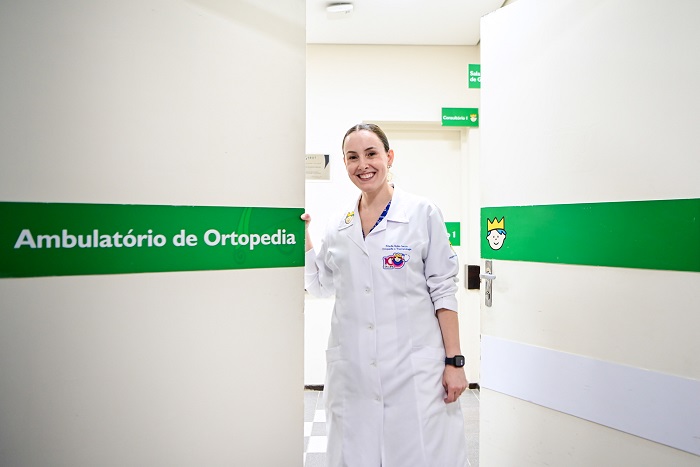 Ana Laura Loyola Munhoz da Cunha: a licença poética de ser criança na ortopedia pediátrica